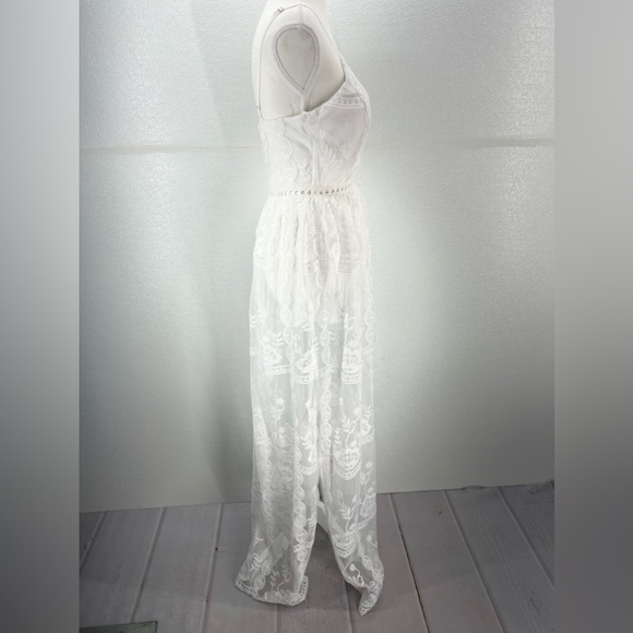NWOT LACED CROCHET DRESS SIZE SMALL - Picture 9 of 17